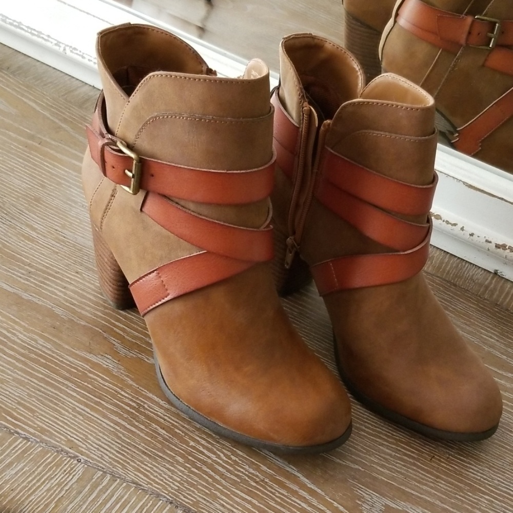 NWOT madden NYC boots